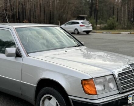 Серый Мерседес Е-Класс, объемом двигателя 2.3 л и пробегом 163 тыс. км за 8000 $, фото 7 на Automoto.ua