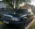 Сірий Мерседес Е-Клас, об'ємом двигуна 2 л та пробігом 300 тис. км за 2700 $, фото 1 на Automoto.ua