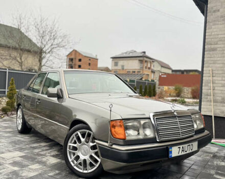 Серый Мерседес Е-Класс, объемом двигателя 2.6 л и пробегом 400 тыс. км за 4400 $, фото 1 на Automoto.ua