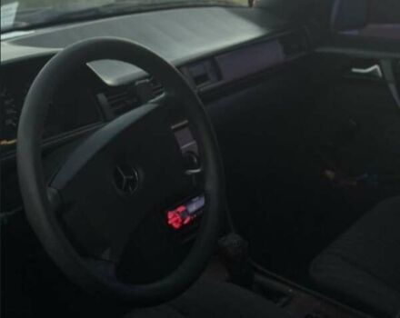 Сірий Мерседес Е-Клас, об'ємом двигуна 2 л та пробігом 600 тис. км за 1425 $, фото 1 на Automoto.ua