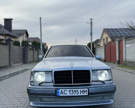 Серый Мерседес Е-Класс, объемом двигателя 2.6 л и пробегом 250 тыс. км за 3450 $, фото 4 на Automoto.ua