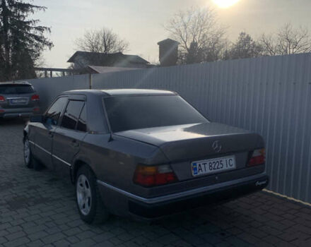 Серый Мерседес Е-Класс, объемом двигателя 2.6 л и пробегом 430 тыс. км за 1650 $, фото 8 на Automoto.ua