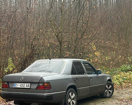 Серый Мерседес Е-Класс, объемом двигателя 2 л и пробегом 296 тыс. км за 2500 $, фото 1 на Automoto.ua