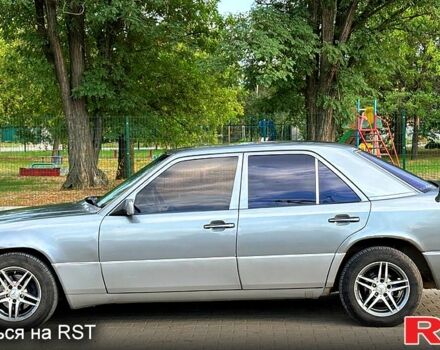 Сірий Мерседес Е-Клас, об'ємом двигуна 2.3 л та пробігом 0 тис. км за 2450 $, фото 2 на Automoto.ua