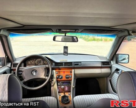 Сірий Мерседес Е-Клас, об'ємом двигуна 2.3 л та пробігом 0 тис. км за 2450 $, фото 9 на Automoto.ua