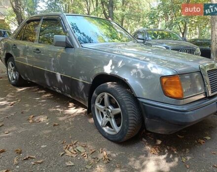 Серый Мерседес Е-Класс, объемом двигателя 3 л и пробегом 584 тыс. км за 2800 $, фото 4 на Automoto.ua