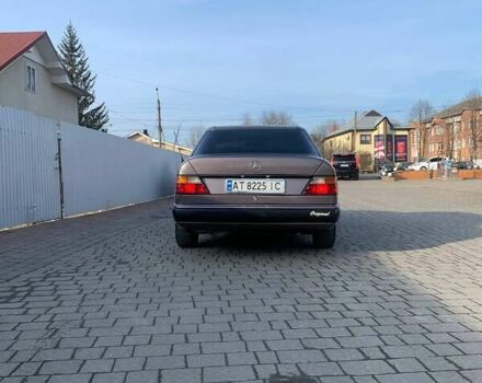 Серый Мерседес Е-Класс, объемом двигателя 2.6 л и пробегом 430 тыс. км за 1650 $, фото 5 на Automoto.ua