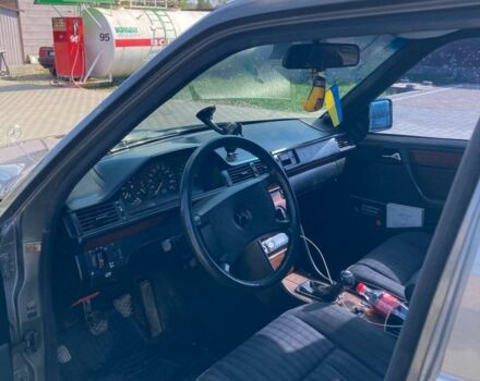 Серый Мерседес Е-Класс, объемом двигателя 2 л и пробегом 417 тыс. км за 2500 $, фото 4 на Automoto.ua