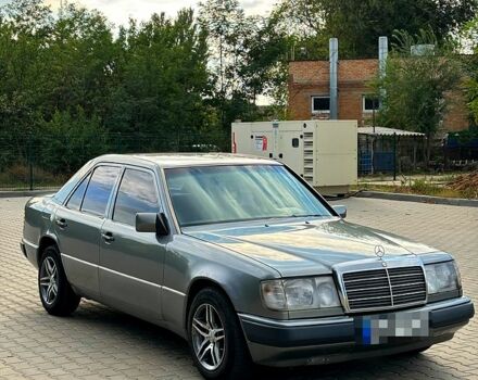 Сірий Мерседес Е-Клас, об'ємом двигуна 2.3 л та пробігом 0 тис. км за 2450 $, фото 7 на Automoto.ua