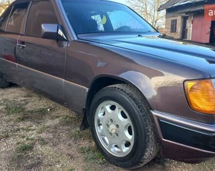 Серый Мерседес Е-Класс, объемом двигателя 2.3 л и пробегом 450 тыс. км за 2500 $, фото 2 на Automoto.ua