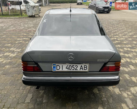 Серый Мерседес Е-Класс, объемом двигателя 2 л и пробегом 296 тыс. км за 2500 $, фото 7 на Automoto.ua