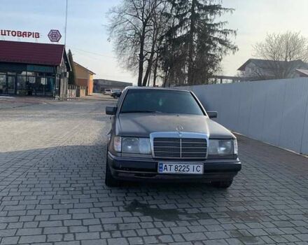 Серый Мерседес Е-Класс, объемом двигателя 2.6 л и пробегом 430 тыс. км за 1650 $, фото 2 на Automoto.ua