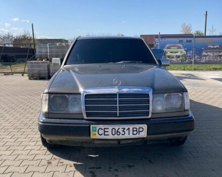 Серый Мерседес Е-Класс, объемом двигателя 2 л и пробегом 417 тыс. км за 2500 $, фото 3 на Automoto.ua