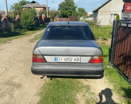 Сірий Мерседес Е-Клас, об'ємом двигуна 2 л та пробігом 400 тис. км за 2150 $, фото 4 на Automoto.ua