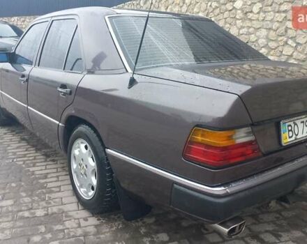 Сірий Мерседес Е-Клас, об'ємом двигуна 2.3 л та пробігом 452 тис. км за 2700 $, фото 11 на Automoto.ua