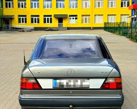 Сірий Мерседес Е-Клас, об'ємом двигуна 2.3 л та пробігом 0 тис. км за 2450 $, фото 4 на Automoto.ua