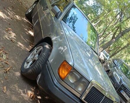 Серый Мерседес Е-Класс, объемом двигателя 3 л и пробегом 584 тыс. км за 2800 $, фото 2 на Automoto.ua