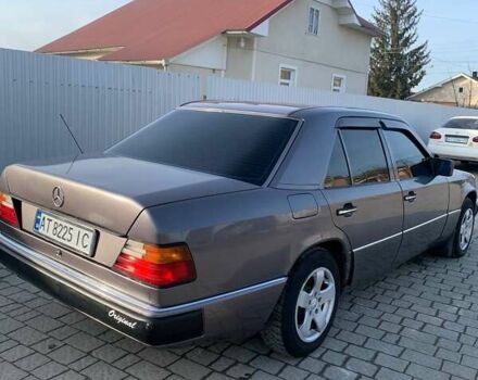 Серый Мерседес Е-Класс, объемом двигателя 2.6 л и пробегом 430 тыс. км за 1650 $, фото 4 на Automoto.ua