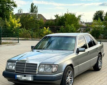 Сірий Мерседес Е-Клас, об'ємом двигуна 2.3 л та пробігом 0 тис. км за 2450 $, фото 1 на Automoto.ua