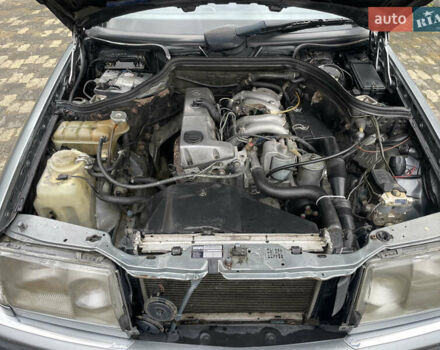 Серый Мерседес Е-Класс, объемом двигателя 2 л и пробегом 296 тыс. км за 2500 $, фото 17 на Automoto.ua