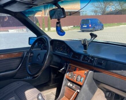 Серый Мерседес Е-Класс, объемом двигателя 2 л и пробегом 417 тыс. км за 2500 $, фото 7 на Automoto.ua