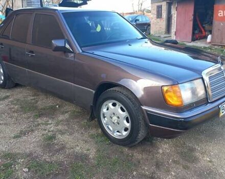 Серый Мерседес Е-Класс, объемом двигателя 2.3 л и пробегом 450 тыс. км за 2500 $, фото 6 на Automoto.ua