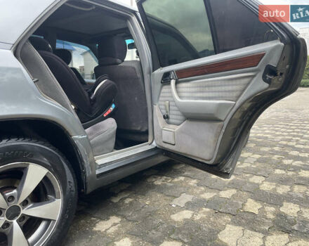 Серый Мерседес Е-Класс, объемом двигателя 2 л и пробегом 296 тыс. км за 2500 $, фото 20 на Automoto.ua