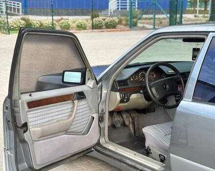 Серый Мерседес Е-Класс, объемом двигателя 2.6 л и пробегом 514 тыс. км за 3200 $, фото 14 на Automoto.ua