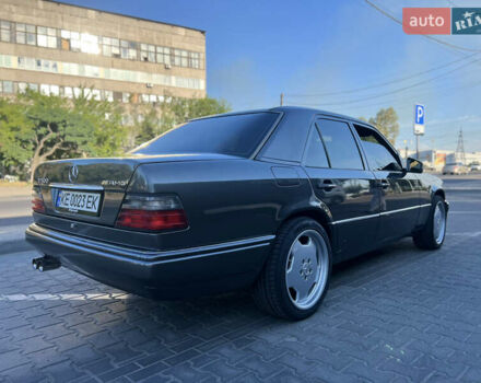 Сірий Мерседес Е-Клас, об'ємом двигуна 3.2 л та пробігом 380 тис. км за 6500 $, фото 4 на Automoto.ua