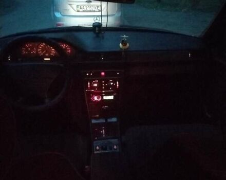 Серый Мерседес Е-Класс, объемом двигателя 3.2 л и пробегом 469 тыс. км за 6800 $, фото 22 на Automoto.ua