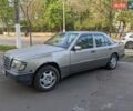 Сірий Мерседес Е-Клас, об'ємом двигуна 2.5 л та пробігом 333 тис. км за 1600 $, фото 1 на Automoto.ua