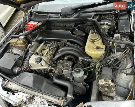 Сірий Мерседес Е-Клас, об'ємом двигуна 2.5 л та пробігом 530 тис. км за 3800 $, фото 7 на Automoto.ua