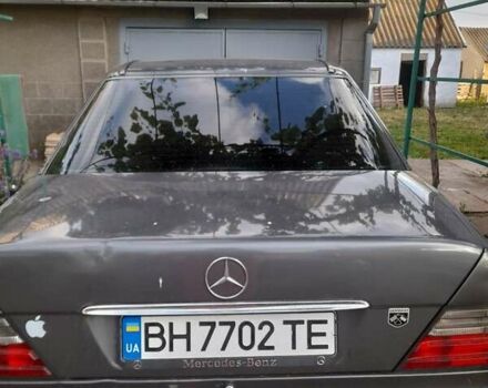 Серый Мерседес Е-Класс, объемом двигателя 2.2 л и пробегом 400 тыс. км за 2500 $, фото 3 на Automoto.ua