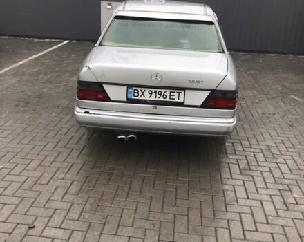 Серый Мерседес Е-Класс, объемом двигателя 2 л и пробегом 300 тыс. км за 1700 $, фото 4 на Automoto.ua