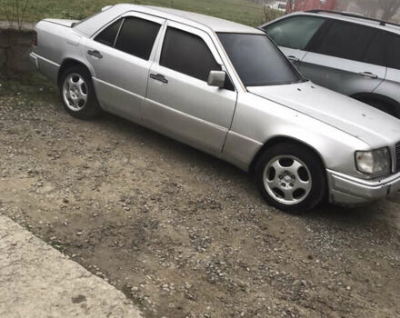 Серый Мерседес Е-Класс, объемом двигателя 2 л и пробегом 300 тыс. км за 1700 $, фото 9 на Automoto.ua