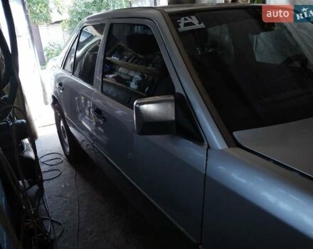 Серый Мерседес Е-Класс, объемом двигателя 3 л и пробегом 302 тыс. км за 4500 $, фото 6 на Automoto.ua