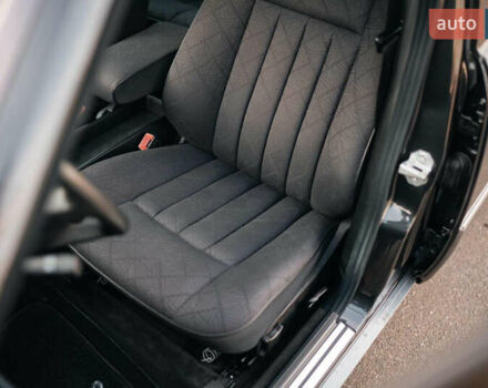 Сірий Мерседес Е-Клас, об'ємом двигуна 2.8 л та пробігом 126 тис. км за 25000 $, фото 40 на Automoto.ua