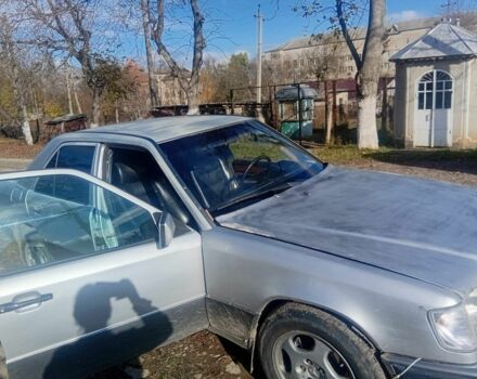 Серый Мерседес Е-Класс, объемом двигателя 2.2 л и пробегом 270 тыс. км за 2100 $, фото 3 на Automoto.ua