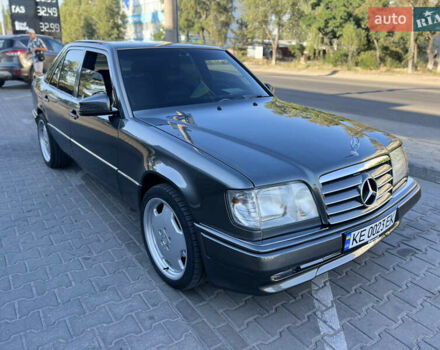 Сірий Мерседес Е-Клас, об'ємом двигуна 3.2 л та пробігом 380 тис. км за 6500 $, фото 1 на Automoto.ua