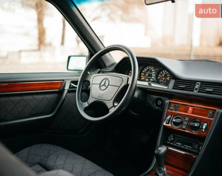 Сірий Мерседес Е-Клас, об'ємом двигуна 2.8 л та пробігом 126 тис. км за 25000 $, фото 26 на Automoto.ua