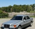 Сірий Мерседес Е-Клас, об'ємом двигуна 2 л та пробігом 353 тис. км за 3000 $, фото 1 на Automoto.ua