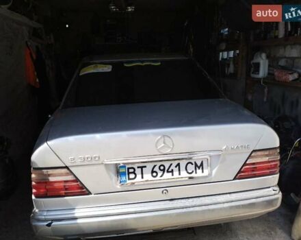 Серый Мерседес Е-Класс, объемом двигателя 3 л и пробегом 302 тыс. км за 4500 $, фото 8 на Automoto.ua