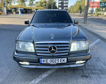 Сірий Мерседес Е-Клас, об'ємом двигуна 3.2 л та пробігом 380 тис. км за 6500 $, фото 12 на Automoto.ua