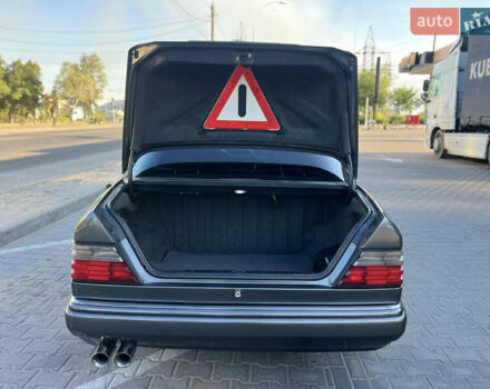 Сірий Мерседес Е-Клас, об'ємом двигуна 3.2 л та пробігом 380 тис. км за 6500 $, фото 6 на Automoto.ua