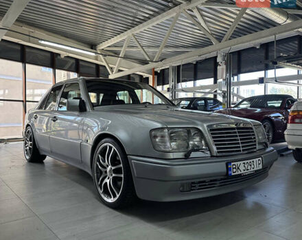 Сірий Мерседес Е-Клас, об'ємом двигуна 5 л та пробігом 118 тис. км за 85000 $, фото 3 на Automoto.ua