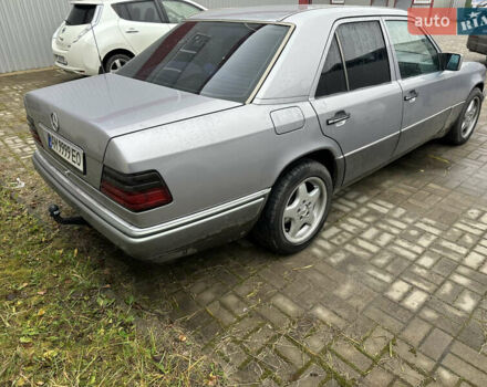 Сірий Мерседес Е-Клас, об'ємом двигуна 2.5 л та пробігом 530 тис. км за 3800 $, фото 3 на Automoto.ua