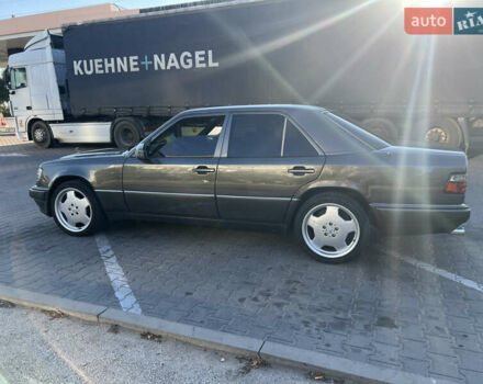 Сірий Мерседес Е-Клас, об'ємом двигуна 3.2 л та пробігом 380 тис. км за 6500 $, фото 8 на Automoto.ua