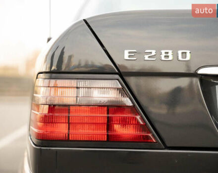 Сірий Мерседес Е-Клас, об'ємом двигуна 2.8 л та пробігом 126 тис. км за 25000 $, фото 12 на Automoto.ua