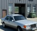 Серый Мерседес Е-Класс, объемом двигателя 2 л и пробегом 353 тыс. км за 3000 $, фото 2 на Automoto.ua