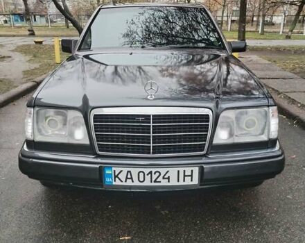 Серый Мерседес Е-Класс, объемом двигателя 3.2 л и пробегом 469 тыс. км за 6800 $, фото 4 на Automoto.ua